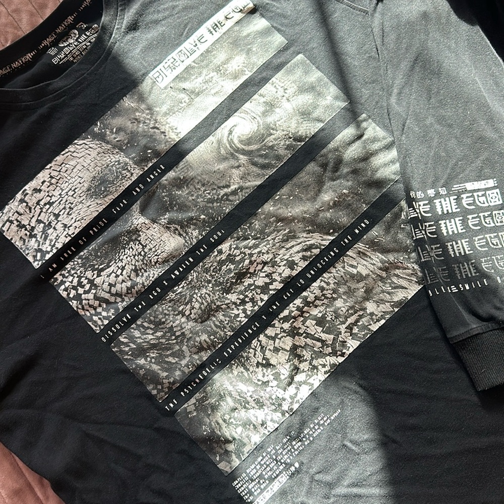 Quality long sleeve shirt by Rage Nation
Size 2XL